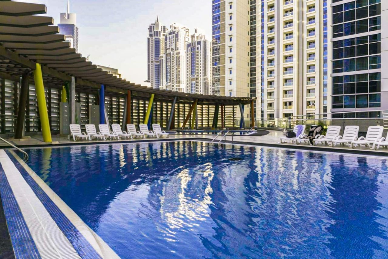 Higuests - Roomy Apt With Infinity Pool Close To Burj Khalifa Dubái Exterior foto